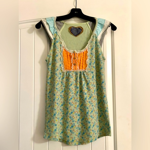 Scrapbook Tops - Scrapbook Ruffle Sleeve Tank Top.  Size Medium.